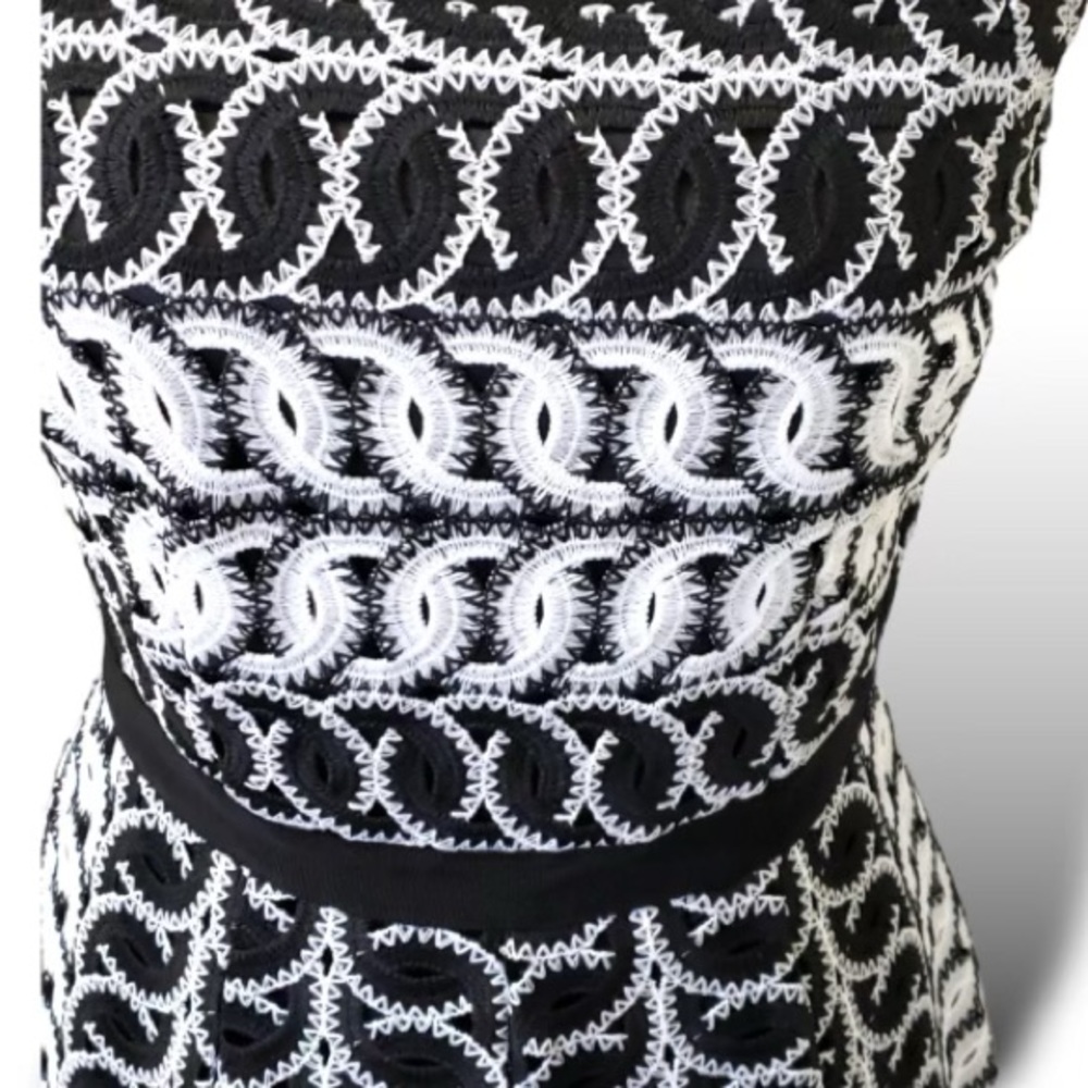 Alex Marie Lace Dress - Picture 3 of 5